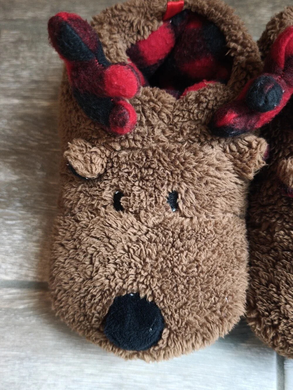 Old Navy Kids Reindeer Slippers Size 10-11 Christmas Holiday Plaid